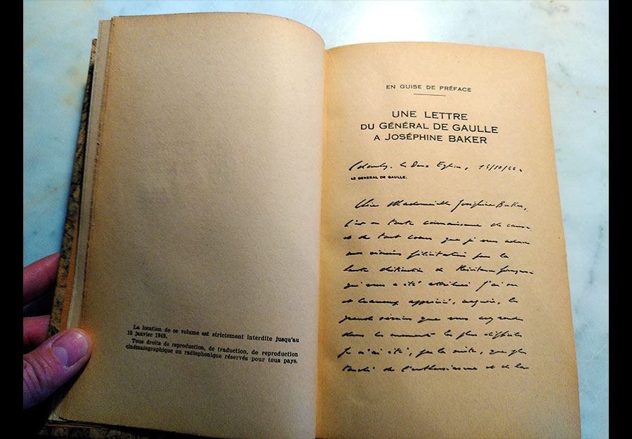 Livre de Joséphine Baker signé