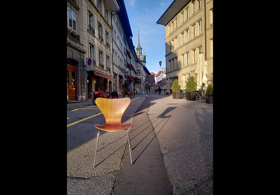 Chaises Série 7 d'Arne Jacobsen pour Fritz Hansen - Grand Rue à Fribourg