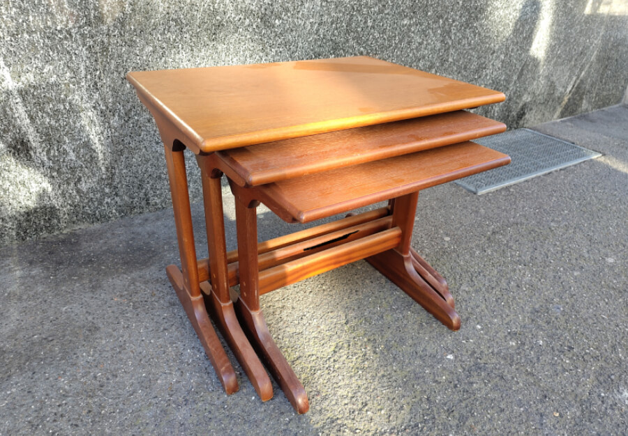 Table gigogne en teck